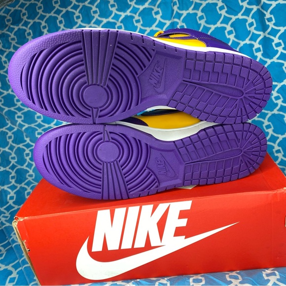 Nike Men’s size 10 Dunk high Lakers purple yellow kobe hi top sneakers rare gold main image 5